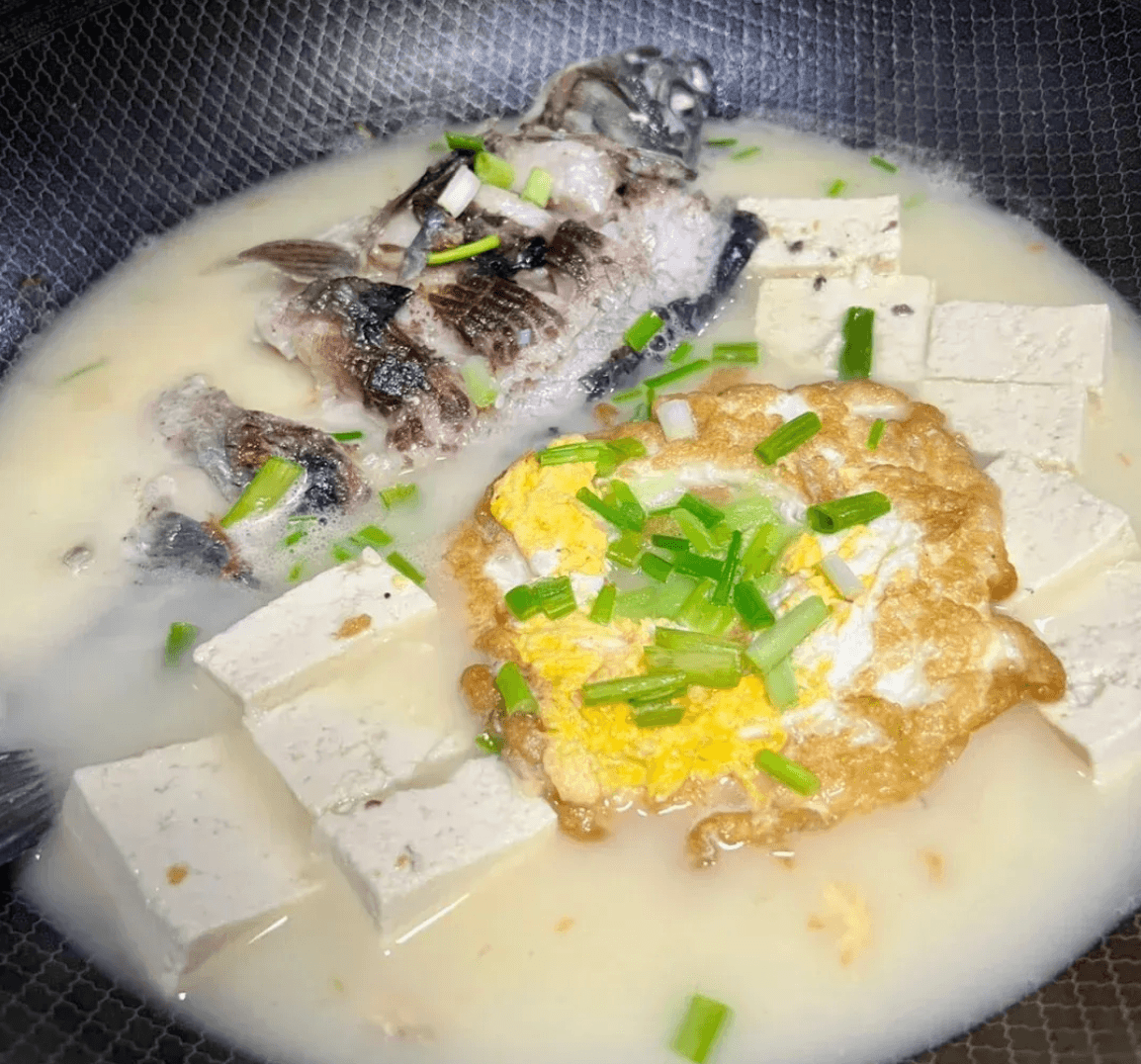 鲫鱼豆腐汤