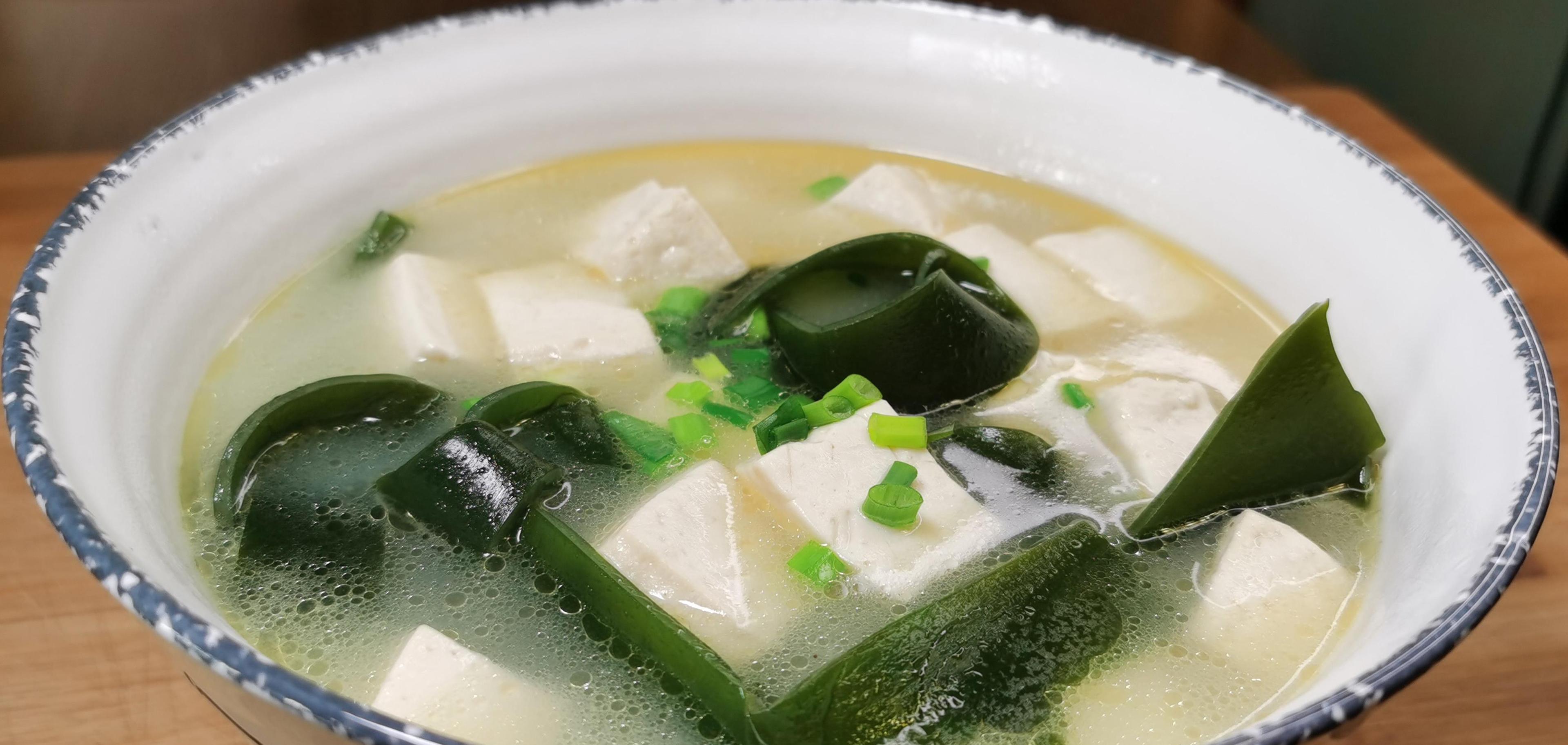 海带豆腐鱼片汤