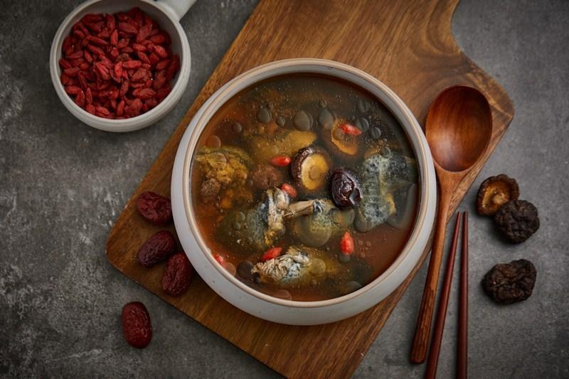 红枣乌鸡汤