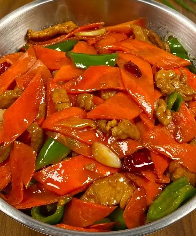 胡萝卜炒肉片